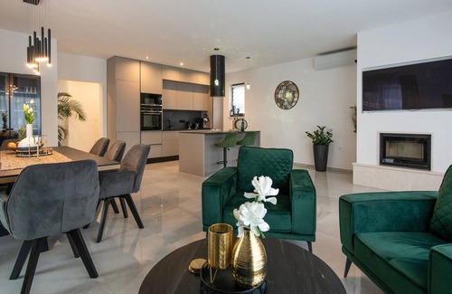 Rebici House | Beautiful home in Rebici