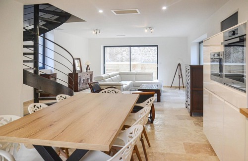 Roujan House | Beautiful home in Roujan with WiFi
