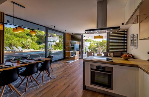 Komarna House | Beautiful home in Slivno with WiFi