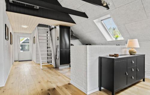Spøttrup House | Beautiful Home In Spøttrup With Kitchen