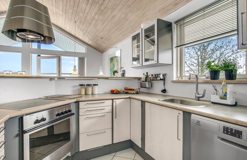 Strøby Ladeplads House | Beautiful home in Strøby with WiFi