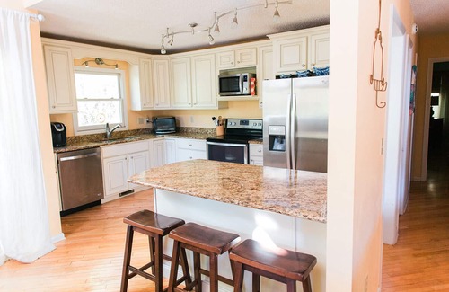 Valley Creek Run House | Beautiful Home in Maggie Valley, NC near Cataloochee Ski area