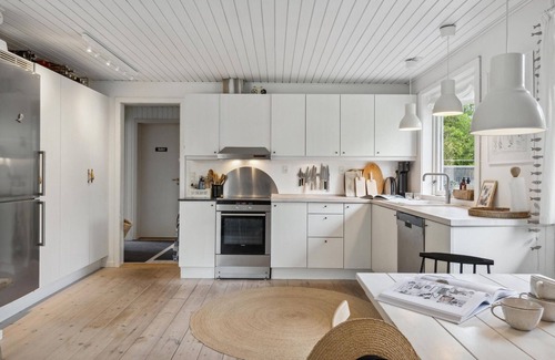 Holloselund House | Beautiful home in Vejby with WiFi