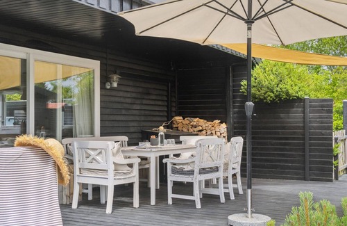 Holloselund House | Beautiful home in Vejby with WiFi