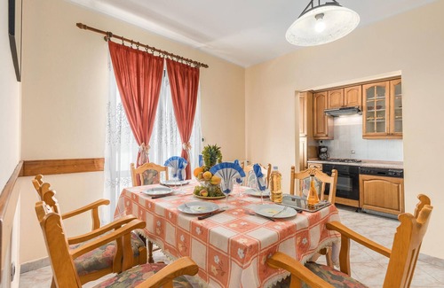 Visnjan House | Beautiful home in Visnjan with WiFi