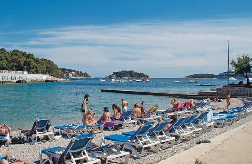Vrboska Apartment | Beautiful Home in Vrboska With Wifi and 1 Bedrooms