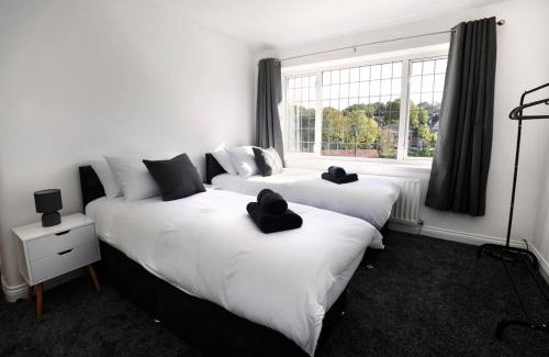 Cradley House | Beautiful Home in West Midlands
