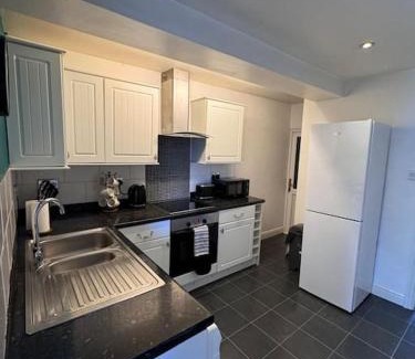 Oldbury House | Beautiful Home near Birmingham