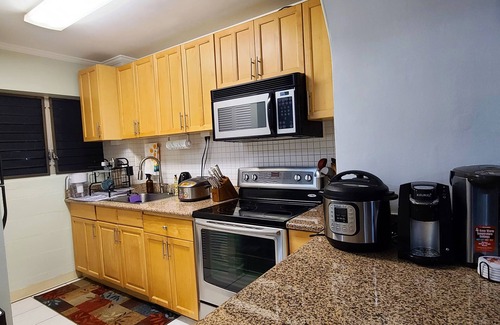 McCully - Moiliili Apartment | Beautiful Home near Waikiki, w/Car Rental and On-site Parking (4 Guests Max)