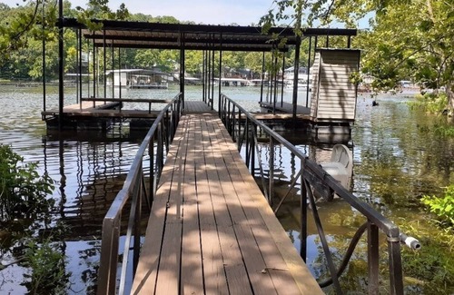 Linn Creek House | Beautiful Home on 3 acres and 300' of waterfront.