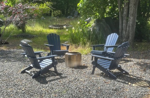Columbia House | Beautiful home on full acre of privacy just steps away from Columbia State Park