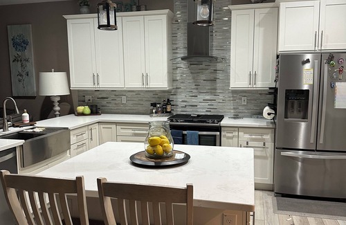 South Mountain House | Beautiful home on Golf Course in gated community centrally located in Phoenix.