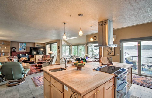Belfair House | Beautiful Home on Hood Canal w/Hot Tub & Dock!