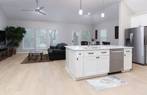 Boerne House | Beautiful Home on IH 10 and Fair Oak Parkway