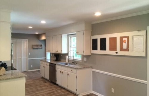 Northport House | Beautiful Home On Lake Tuscaloosa great for wkend getaway and family gatherings!