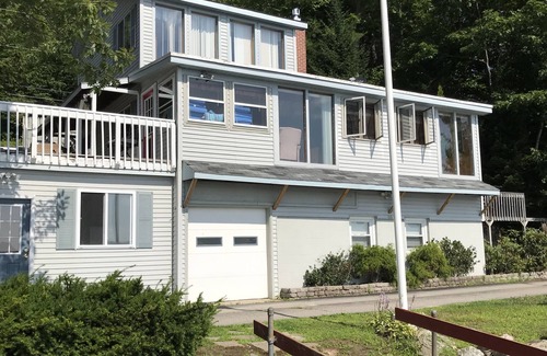 Oxford House | Beautiful home on Thompson Lake Children welcome. Dogs welcome with a fee.