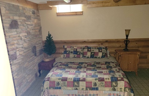 Lakewood House | Beautiful home right on the ATV and Snowmobile trail!