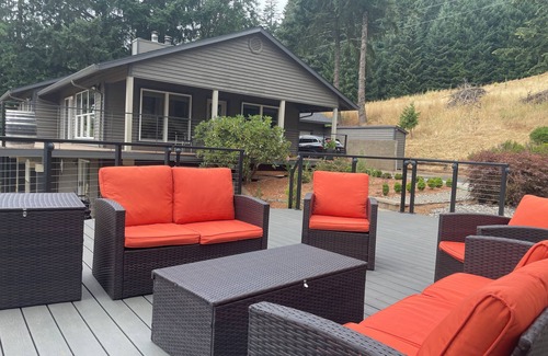 Newberg House | Beautiful home, stunning views in the heart of the wine country
