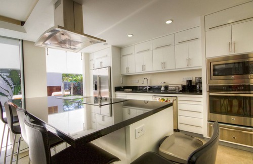 Playa Guiones Villa | Beautiful home tranquil oasis w/pool only 2min from Playa Guiones