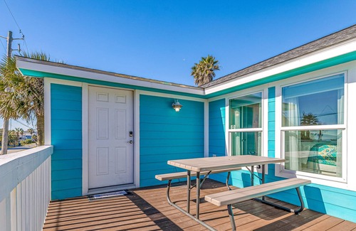 Bermuda Beach House | Beautiful Home w/ Furnished Deck & Ocean Views - Just 400 Feet to the Beach!