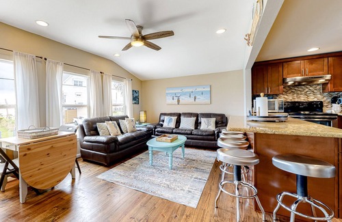 Bermuda Beach House | Beautiful Home w/ Furnished Deck & Ocean Views - Just 400 Feet to the Beach!