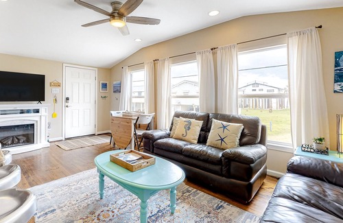Bermuda Beach House | Beautiful Home w/ Furnished Deck & Ocean Views - Just 400 Feet to the Beach!