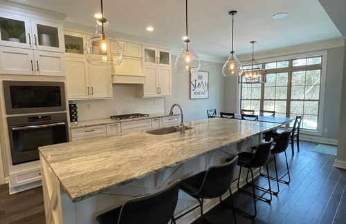 Buechel House | Beautiful home with pool & home gym! Just 20 min to KY Derby!