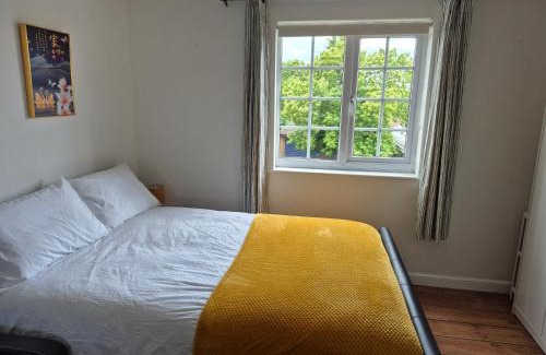 Durham Apartment | Beautiful home with 3 beds in 3 seperate rooms in Durham free parking