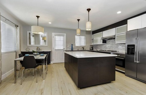 Westside Costa Mesa House | Beautiful home with direct access garage - Beach close