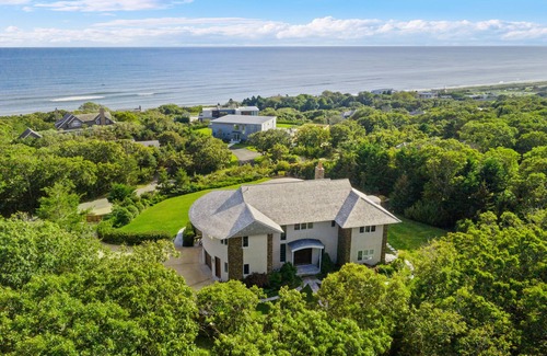 Montauk House | Beautiful home with spectacular views of the ocean.
