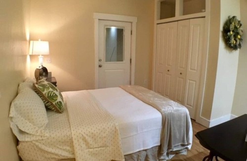 Burley House | Beautiful home with studio apartment