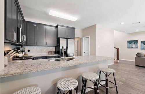 West Livingston House | Beautiful home with lake views and in-ground pool