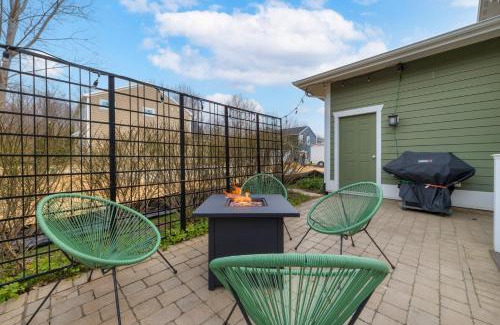 South Haven House | Beautiful home with year round swimming and hot tub!