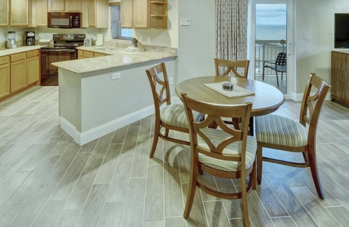 Pompano Beach Condo | Beautiful Hotel in Royal Vista 1BD near North Ocean Park