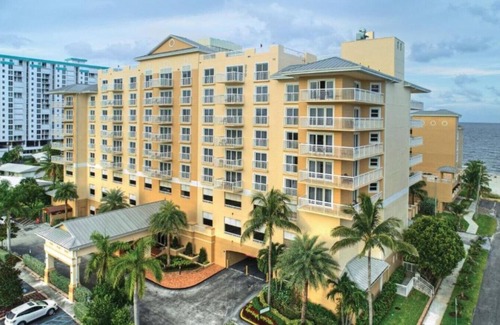 Pompano Beach Condo | Beautiful Hotel in Royal Vista 1BD near North Ocean Park