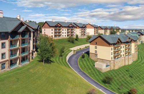 Sevierville House | Beautiful Hotel in Smoky Mountains 2BD Gateway to the Smokies