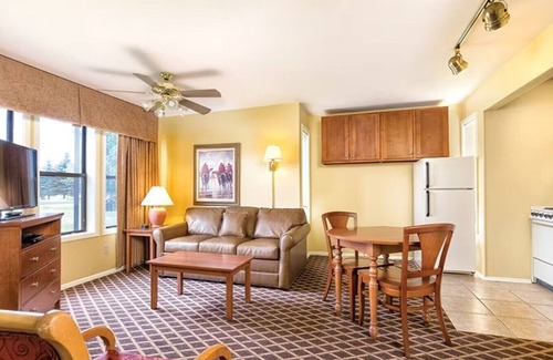 Pagosa Springs Condo | Beautiful Hotel in Pagosa 1BD near at Pinon Lake Reservoir