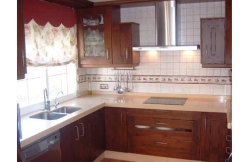 Velilla-Taramay Ski Chalet | Beautiful house with pool