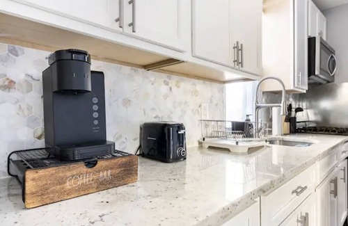 Fairview House | Beautiful House 20 min. to NYC up to 8 People