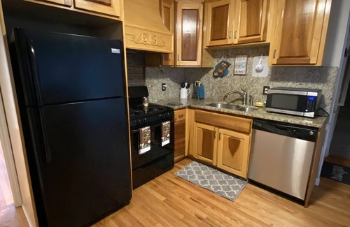 Marietta House | Beautiful House 4 ENTIRE Family near Suntrust Park