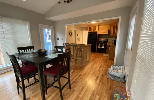 Marietta House | Beautiful House 4 ENTIRE Family near Suntrust Park