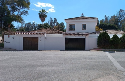 New Golden Mile Ski Chalet | BEAUTIFUL HOUSE 5 MINUTES WALKING FROM THE BEACH