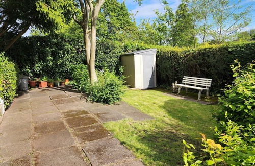 Bridgnorth House | Beautiful House and Elevated Garden In Bridgnorth