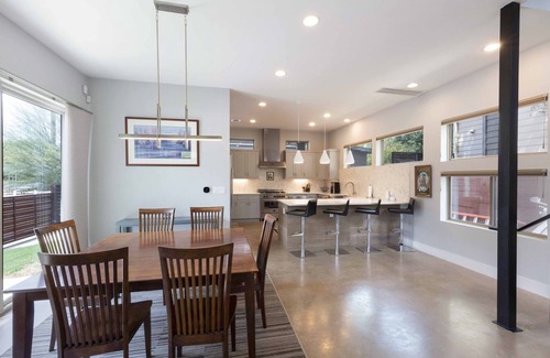 Chestnut House | Beautiful house and neighborhood within a great proximity to all of Austin.