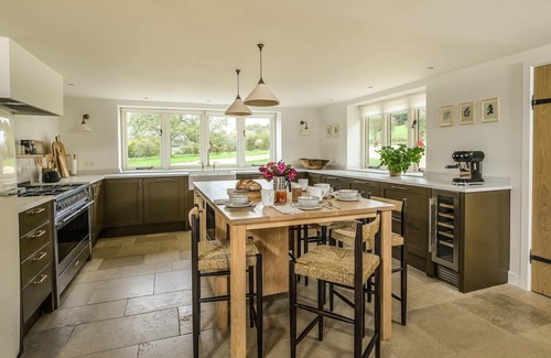 South Cadbury House | Beautiful House & Garden in Heart of Somerset