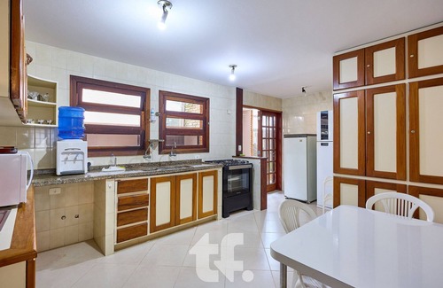 Pedra Verde Condo | Beautiful House in Pedra Verde Condominium By Temporada Férias