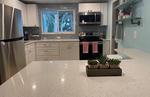Englewood House | Beautiful House 🏖️ Newly Renovated Jan 2025😀Kayaks, Bikes,Beach Chairs,Fire Pit