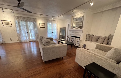 Hudson Bayou Boat Rental | Beautiful house next door to Selby gardens the waterfront and downtown Sarasota
