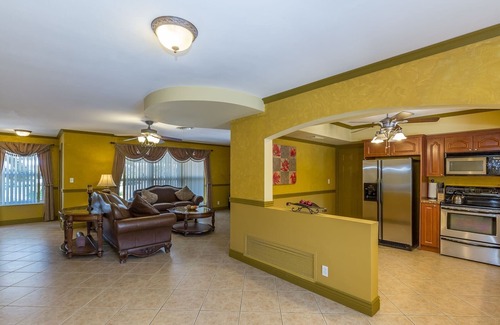 Garden Isles House | Beautiful House On the Water, Ocean Access, Fort Lauderdale Area
