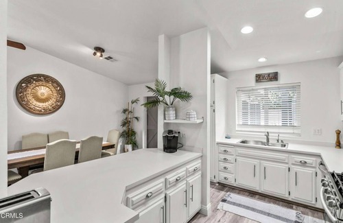 Camarillo House | Beautiful house to relax and enjoy close to Camarillo outlets and beach